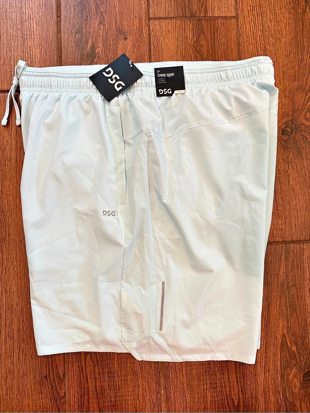 DSG Men's Hybrid Shorts 7” pockets liner / men Large / NWT